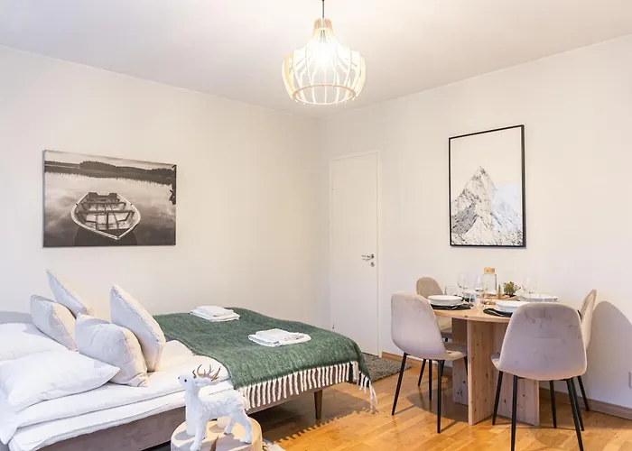 Cozy Family By Booklapland * Ροβανιέμι